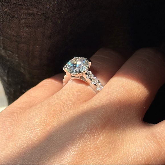 5.4cttw D VVS1 full moissanite solid engagement ring sz 5 - Picture 9 of 11